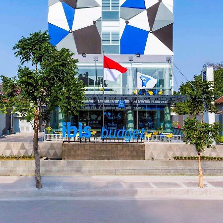 Ibis Budget Cirebon Εξωτερικό φωτογραφία