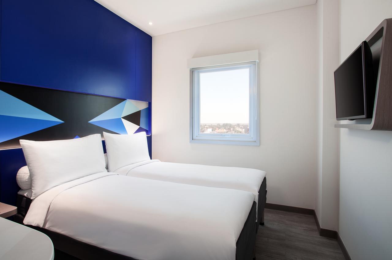 Ibis Budget Cirebon Εξωτερικό φωτογραφία