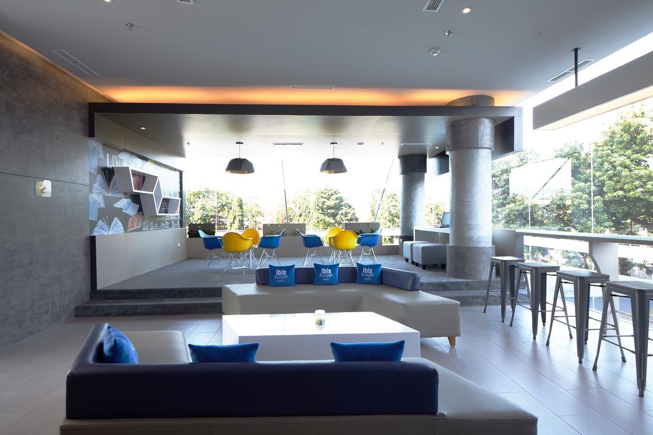 Ibis Budget Cirebon Εξωτερικό φωτογραφία