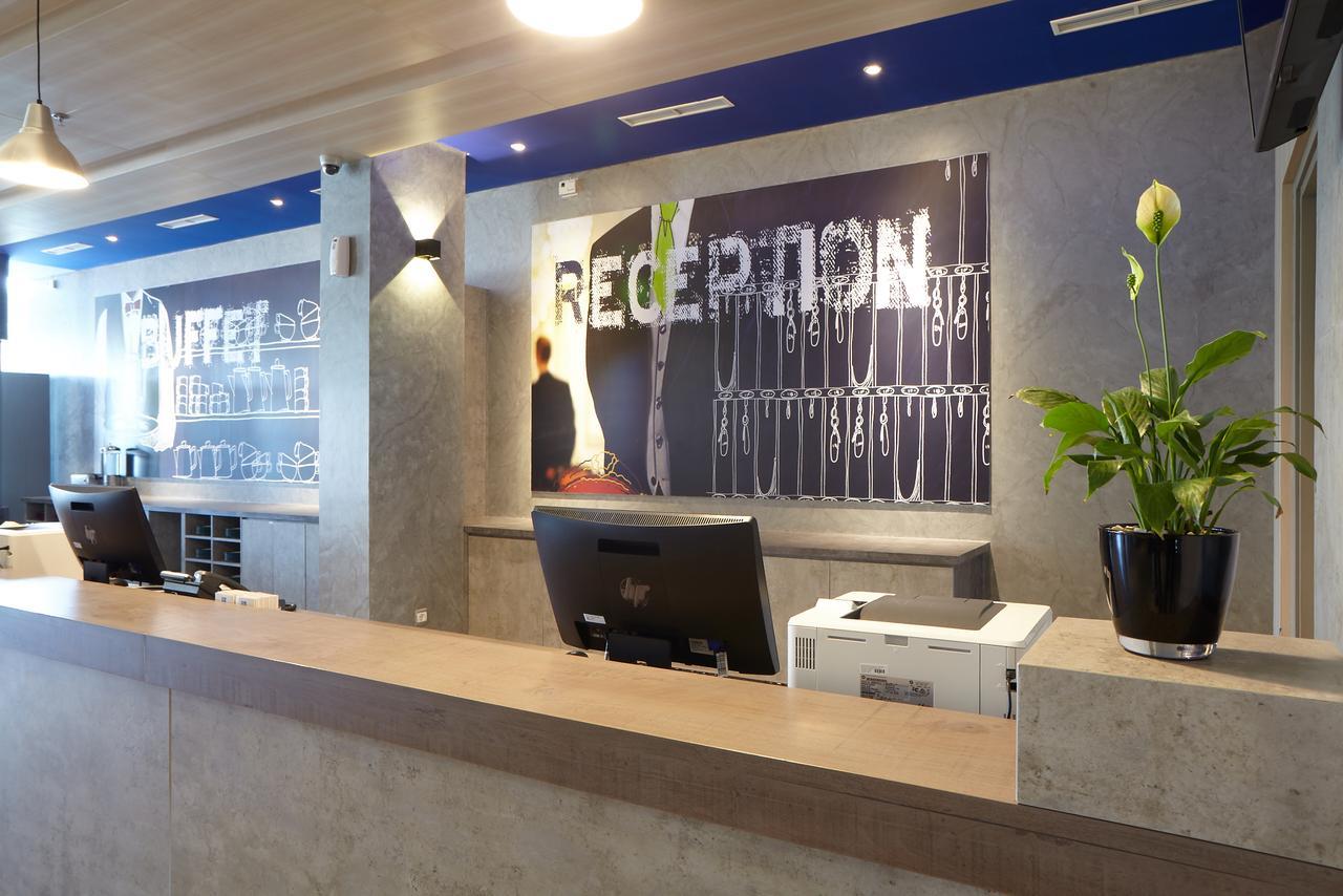 Ibis Budget Cirebon Εξωτερικό φωτογραφία