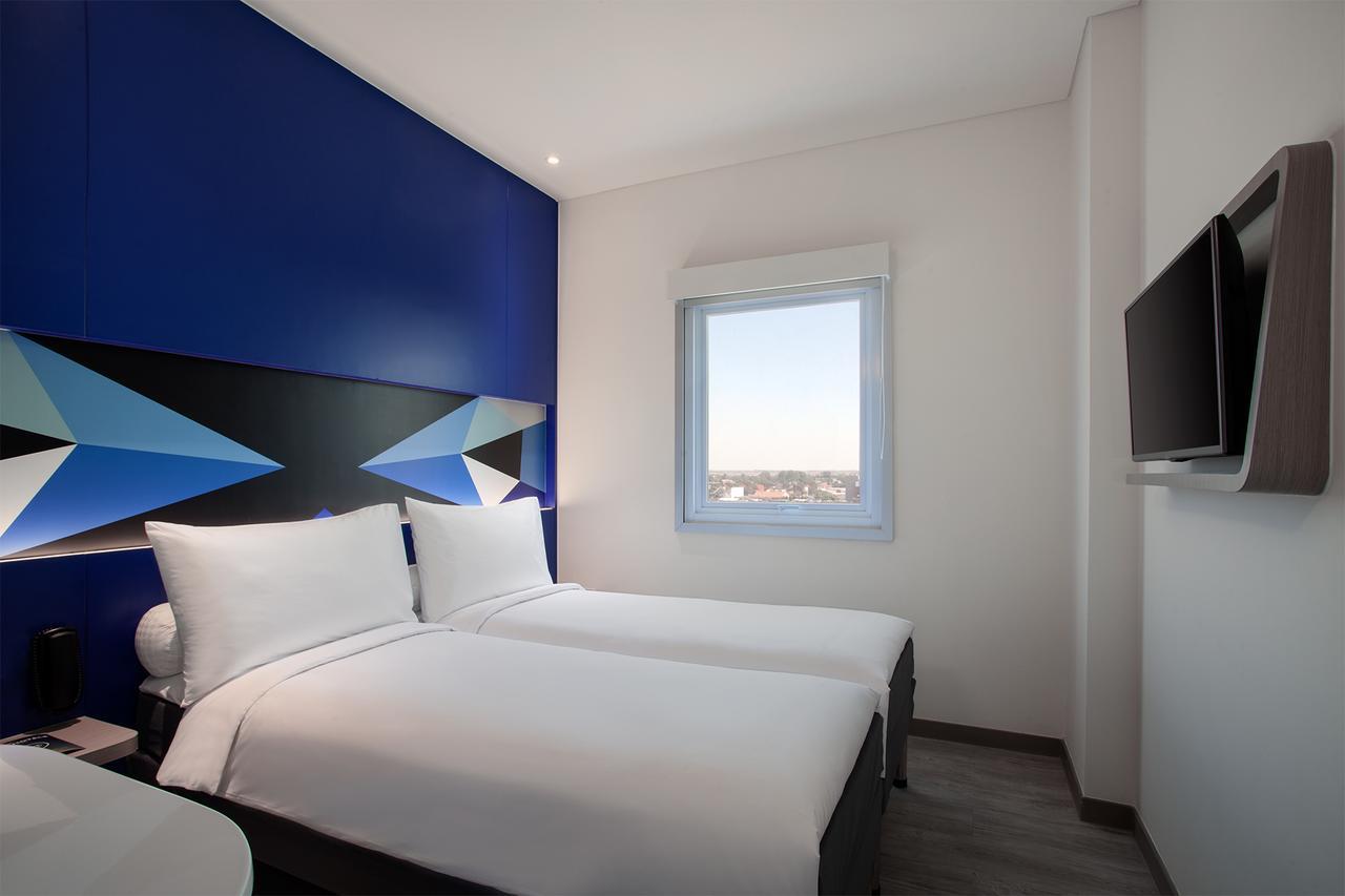 Ibis Budget Cirebon Εξωτερικό φωτογραφία