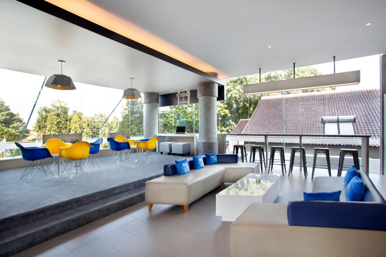 Ibis Budget Cirebon Εξωτερικό φωτογραφία