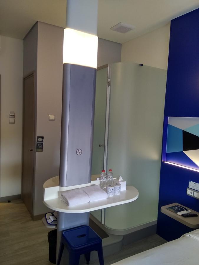 Ibis Budget Cirebon Εξωτερικό φωτογραφία